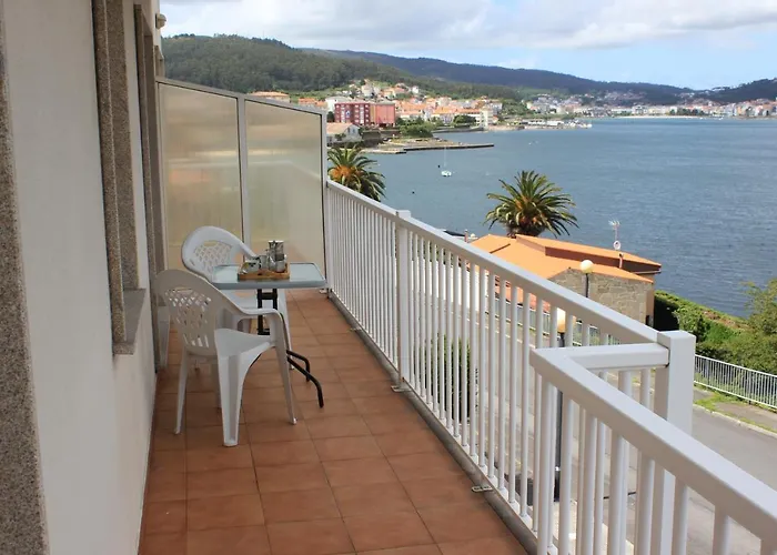 Playa De Quenxe Daire Corcubión